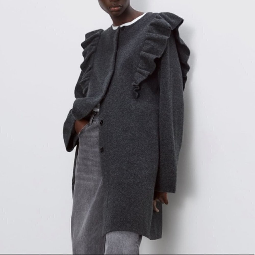 NWOT Zara Ruffled Shoulder Snap Front Cosy Knit Sweater Coat Grey Small
